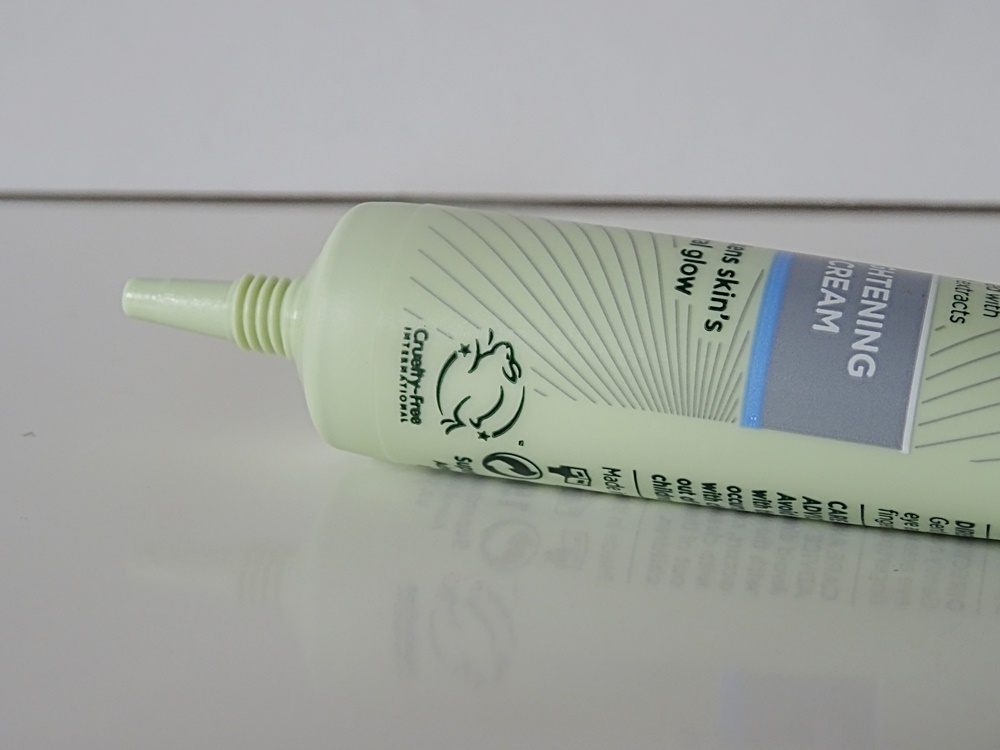 naturally radiant brightening eye cream