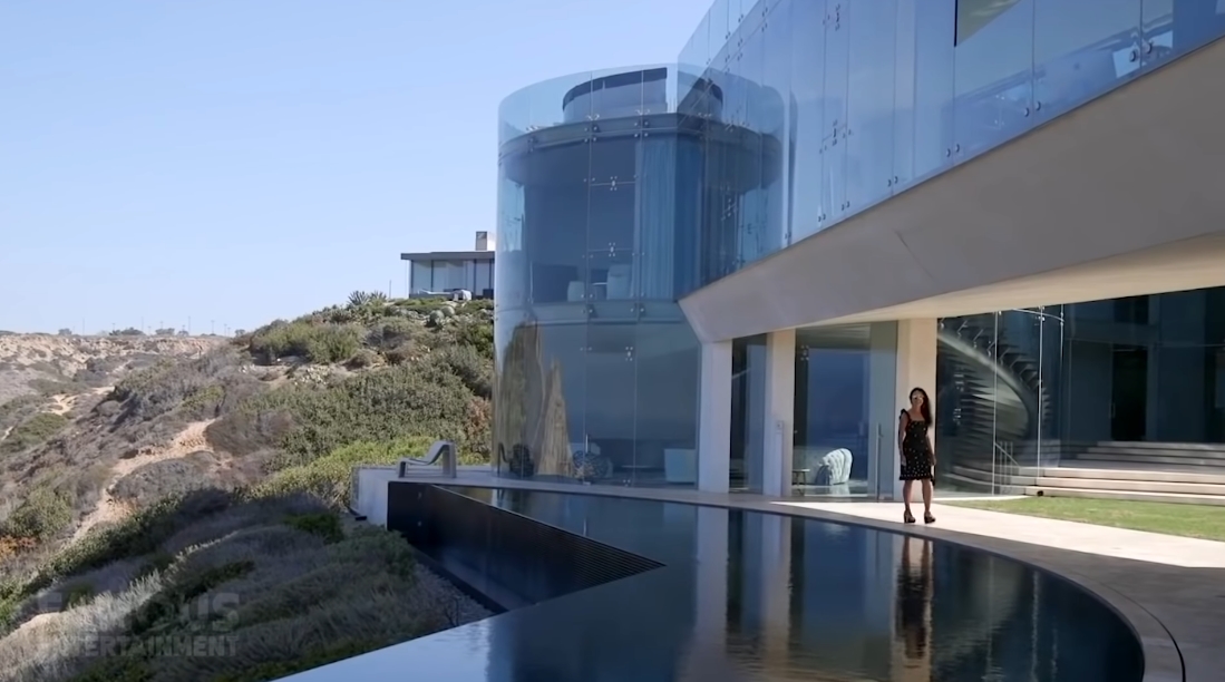 59 Interior Design Photos vs. Alicia Keys & Swizz Beats $20.8 Million Razor Luxury Mansion Tour