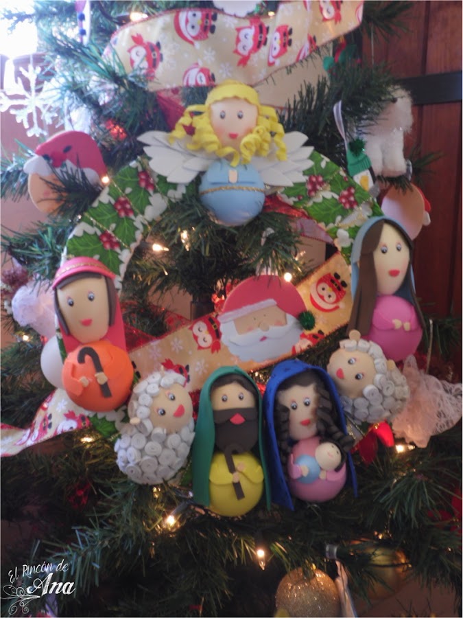 Corona navideña y Hot cakes de chocolate y vainilla