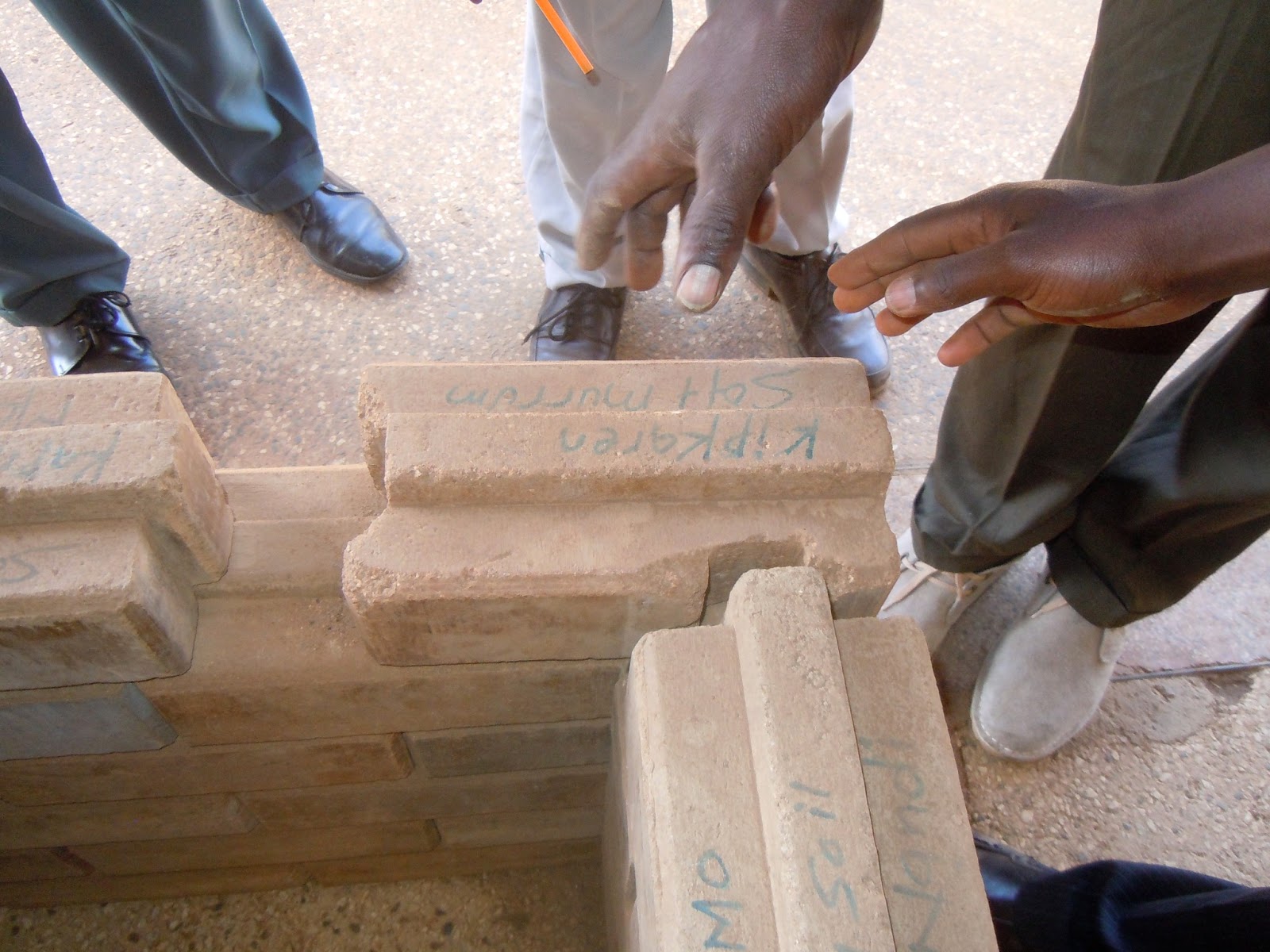 Tembo Kenya Making interlocking blocks from earth and cement