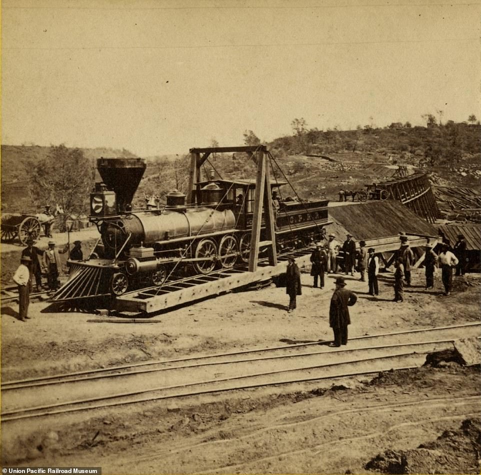Fascinating photos capture the US railroad revolution Rare images show