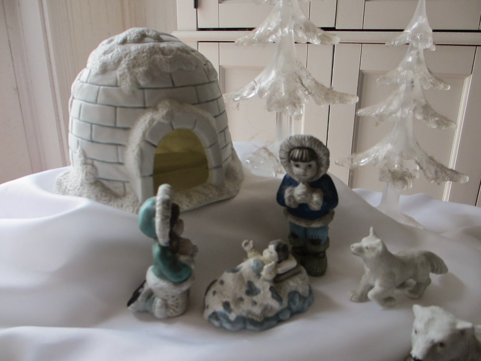 Table for One Eskimo Nativity Table for One