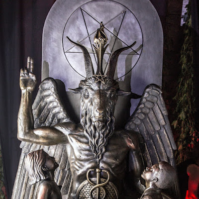 Estátua de Baphomet feita em bronze Estátua real de baphomet