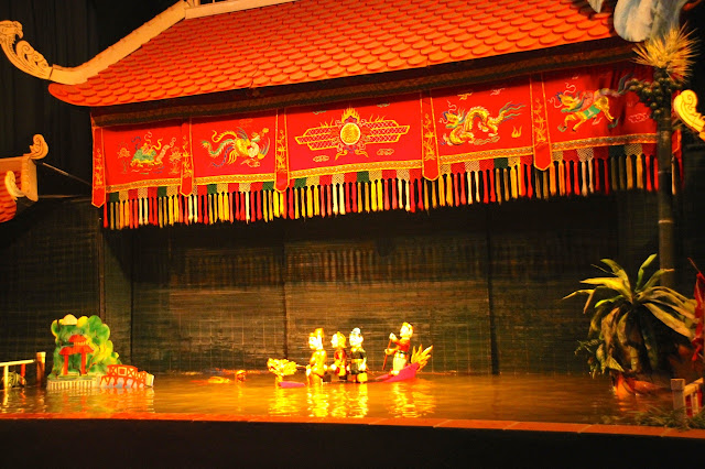 Show de water puppets no Vietnã