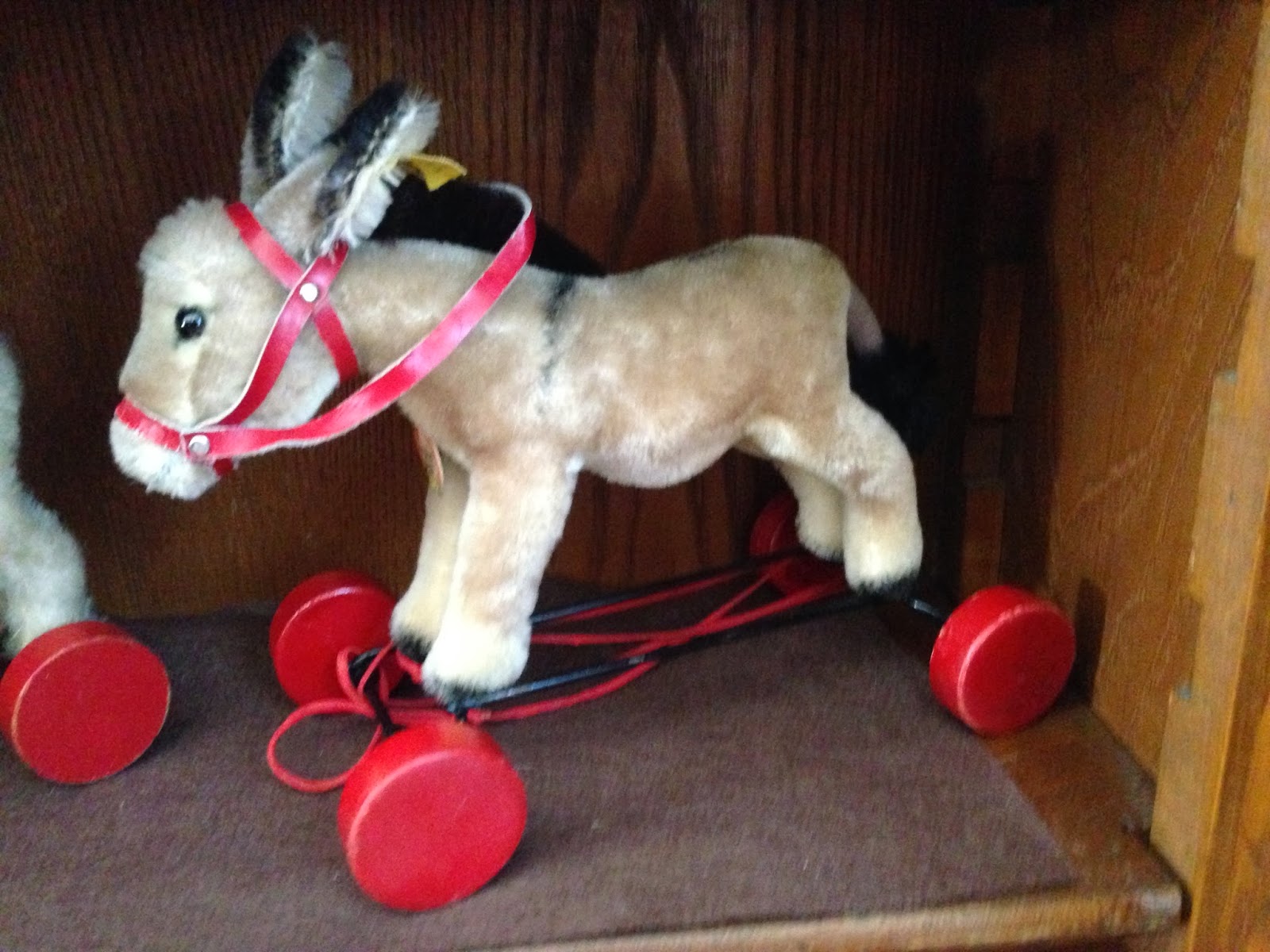 steiff donkey on wheels 1904
