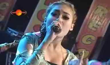 Nella Kharisma - Arti Cinta ( The Rosta ) Nella Kharisma - Arti Cinta ( The Rosta )