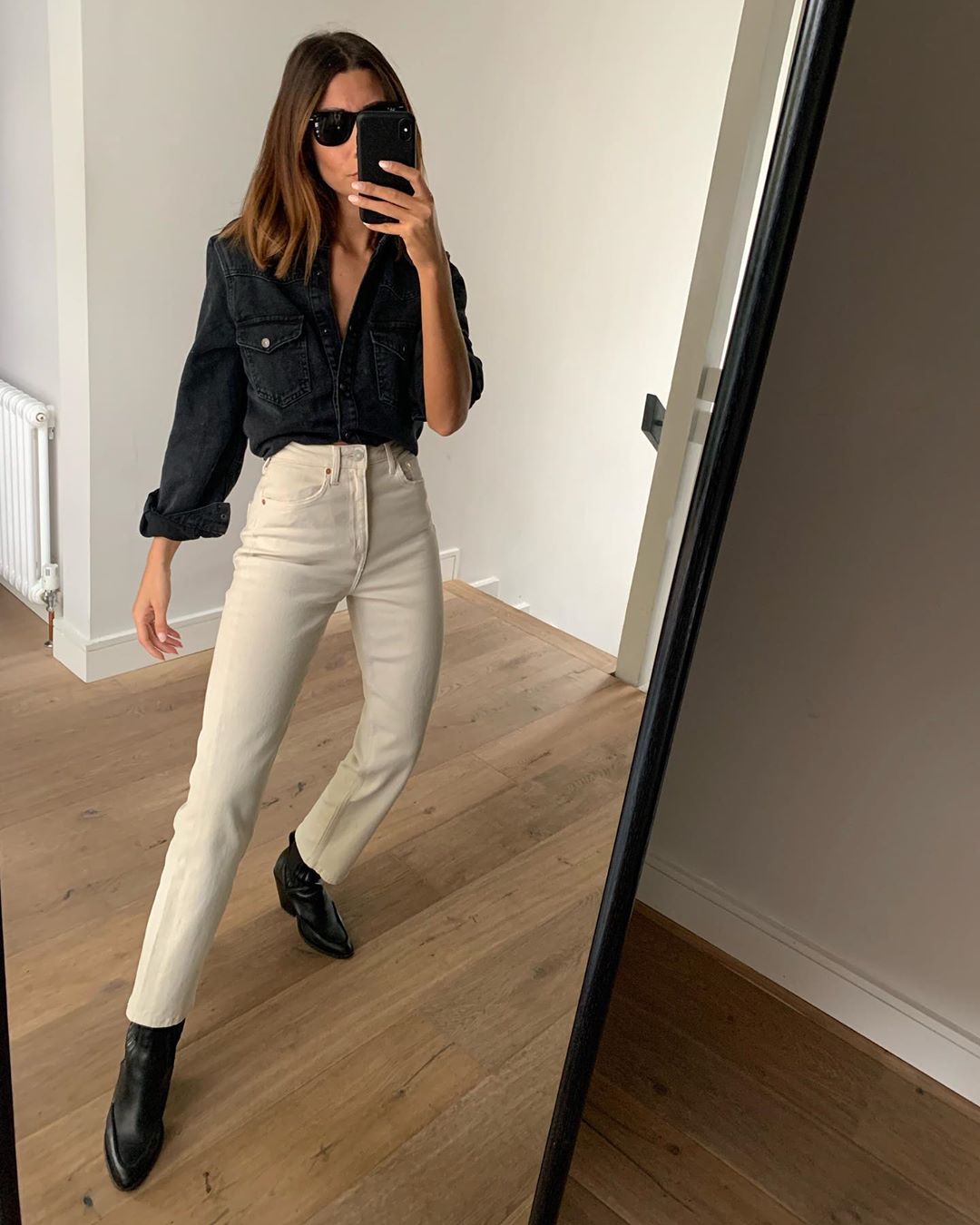 We're Obsessed With Beige Jeans Thanks to This Instagram Look