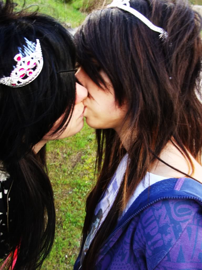 Kissing Hot Teen Lesbian Emo 90