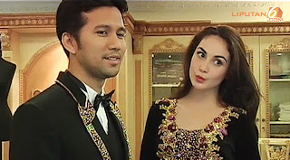 Pernikahan Arumi Bachsin & Emil Dardak menggunakan adat Palembang 2013 (Video Youtube) 