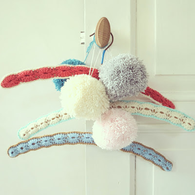 ByHaafner, crochet, shellstitch, cloth hangers, granny chic, pastel, pompons, 