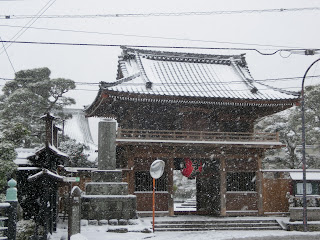 雪の本覚寺