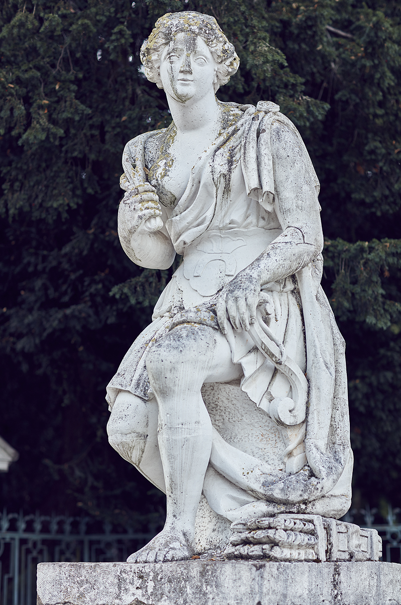 Benrather Schloss Castle Statue