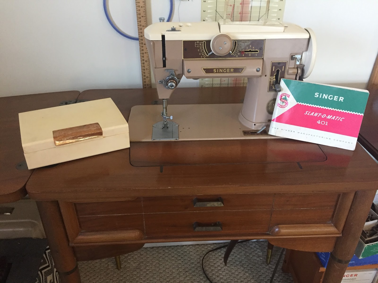 Singer 401a Sewing Machine Cabinet | www.resnooze.com