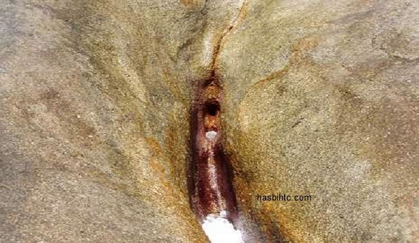 Grandmother Rock yang bentuknya menyerupai vagina Grandmother Rock yang bentuknya menyerupai vagina