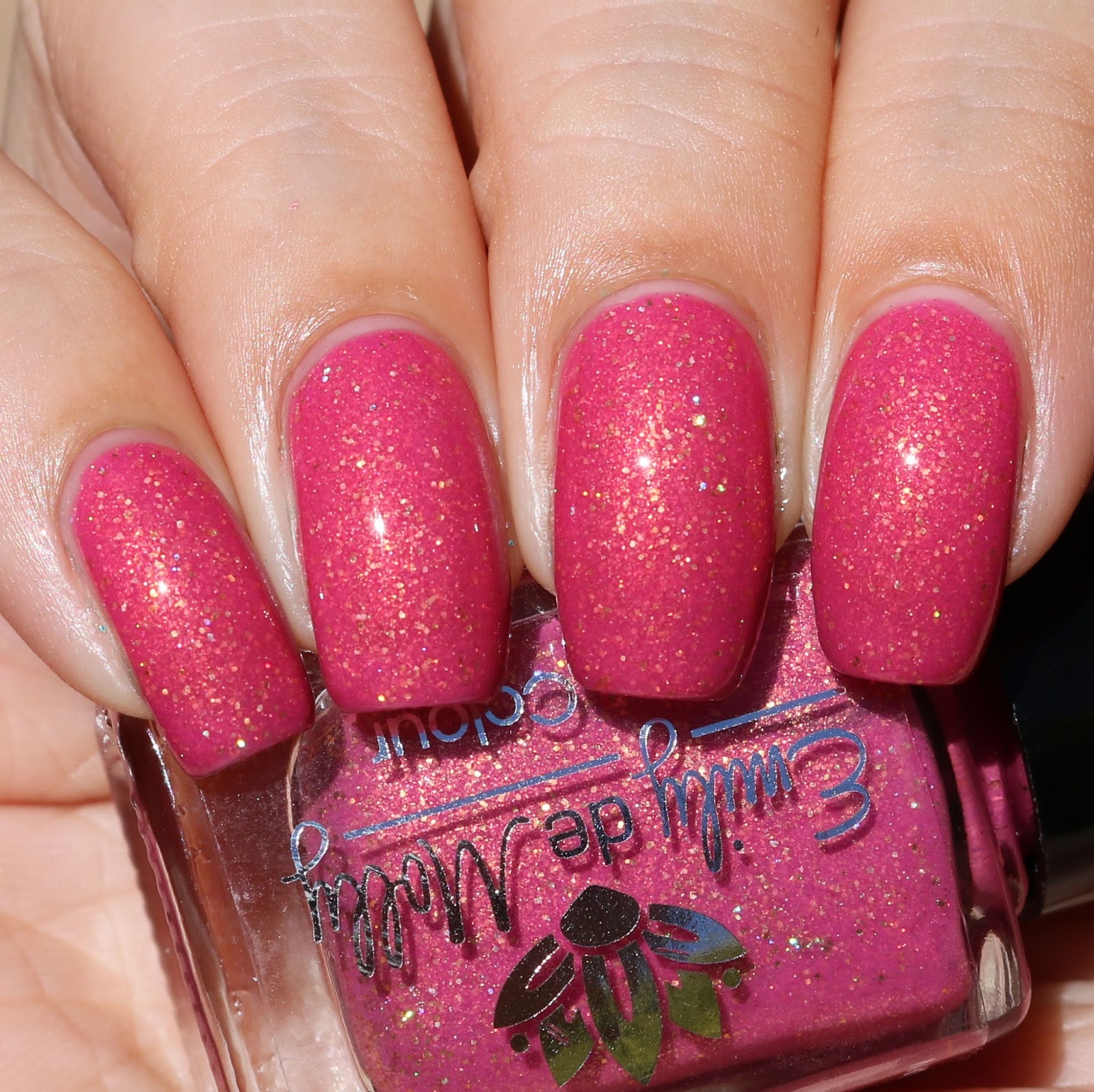 Emily de Molly LE82 swatched by Olivia Jade Nails