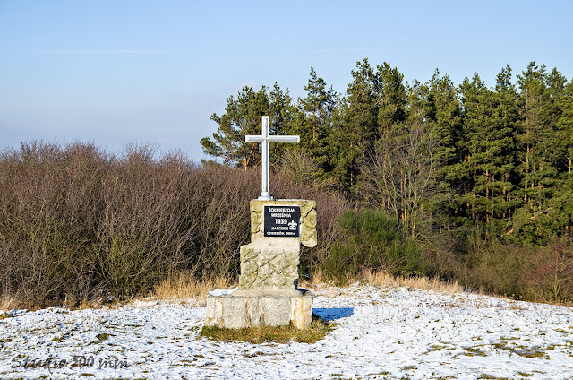 Pomnik poległych żołnierzy na Bełczynie (Bałczynie) Front pomnika żołnierzy na Bełczynie
