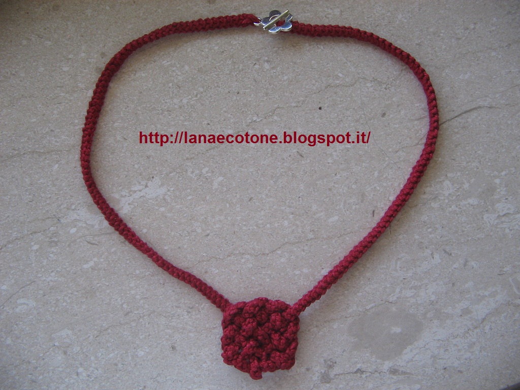 CHIC & ARTSY Collana Celtica In Argento Per Donna Con Ciondolo Croce E Nodo Triquetra - Gioiello Religioso Significativo, Regalo Perfetto