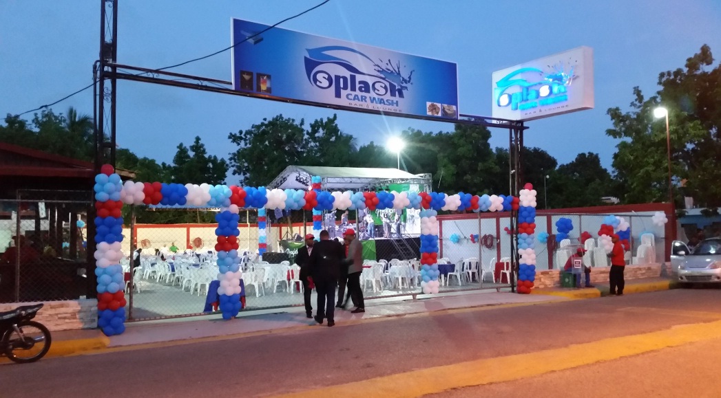 Splash Car Wash Nuevo centro de lavado para vehiculos y entretenimiento en San Cristóbal