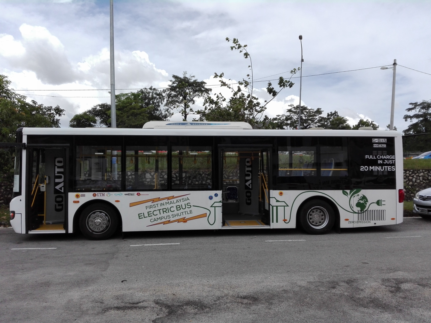 Motoring Malaysia Buses The Go Auto Higer Electric Bus Spotted This Would Also Help Clean Up The Environment As Pollution Is Not At Vehicle But Only Some Plant Far Away From Congested City Centre