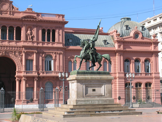 Mesmerizing Great Monument Casa Rosada 