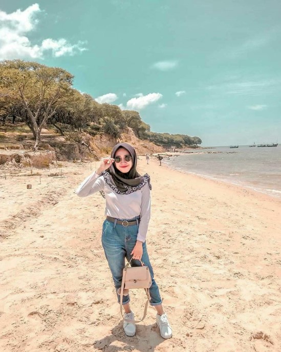 √ 31 Gaya Foto Hijabers Cantik ala Instagrammer Terbaru dan Terpopuler