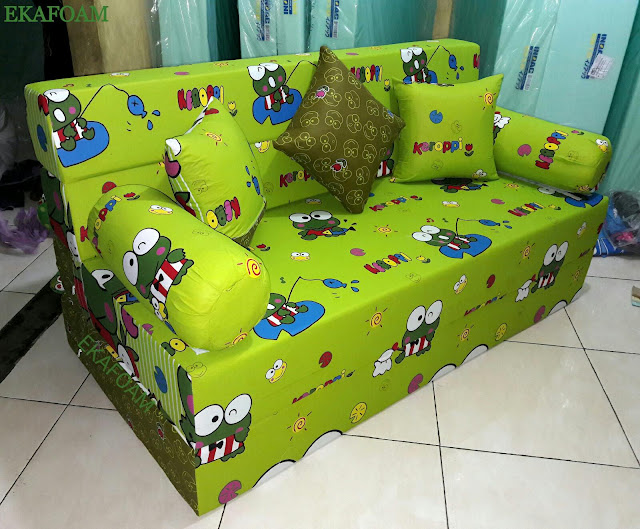 Sofa bed inoac keroppy lama Sofa bed inoac motif keroppy lama