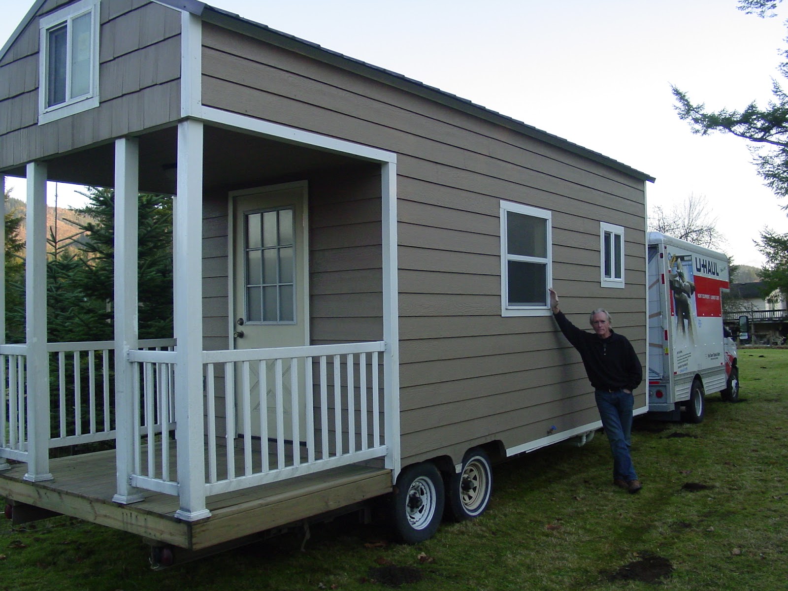 Shabby Chic Tiny Retreat Towing the tiny house from Kansas to