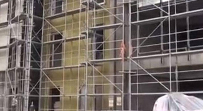 Diyarbakır Kayapınar’da inşaat iskelesi çöktü: biri ağır 5 yaralı Diyarbakır Kayapınar’da inşaat iskelesi çöktü: biri ağır 5 yaralı