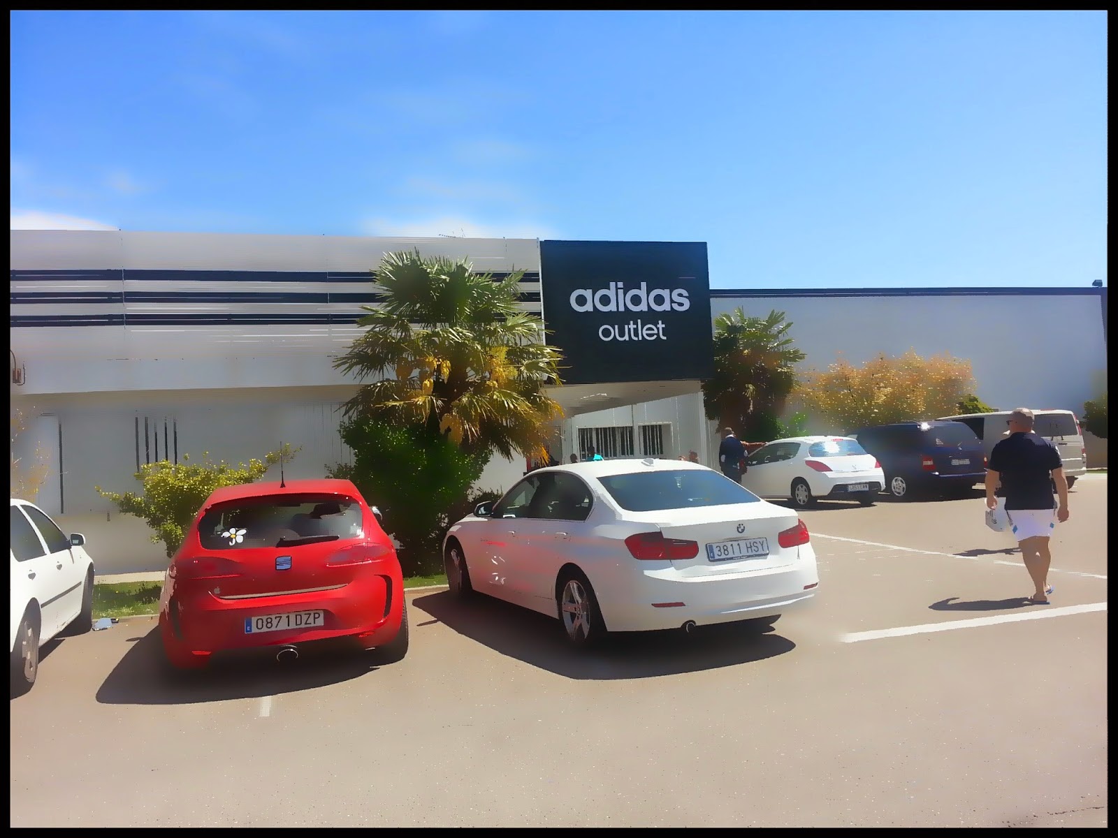 Tratamiento Innecesario Inactivo Luisito y Rebeca: Adidas (Fábrica Caspe) Tratamiento Innecesario Inactivo Luisito y Rebeca: Adidas (Fábrica Caspe)