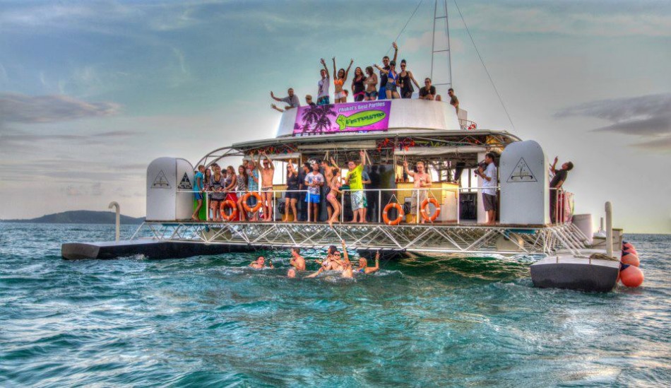 [Imagen: Phuket-Party-Boat-Floating-Spa.jpg]