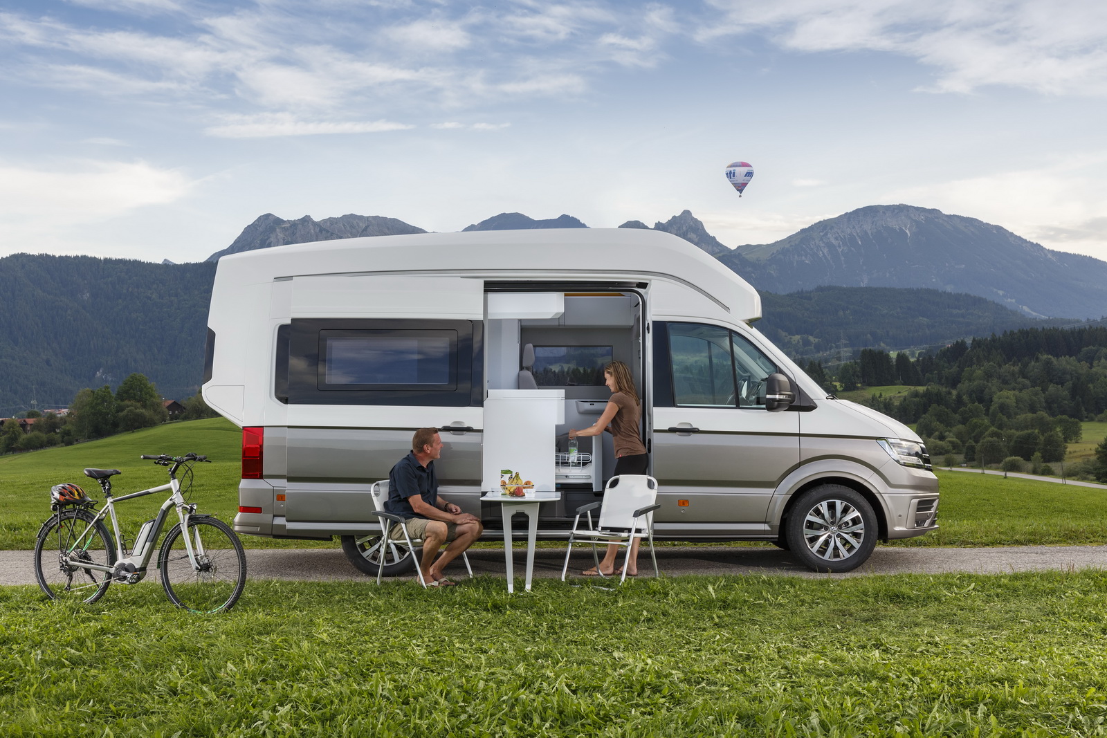 VW California XXL Concept Is Big Camper Van For Globetrotters [41 Pics