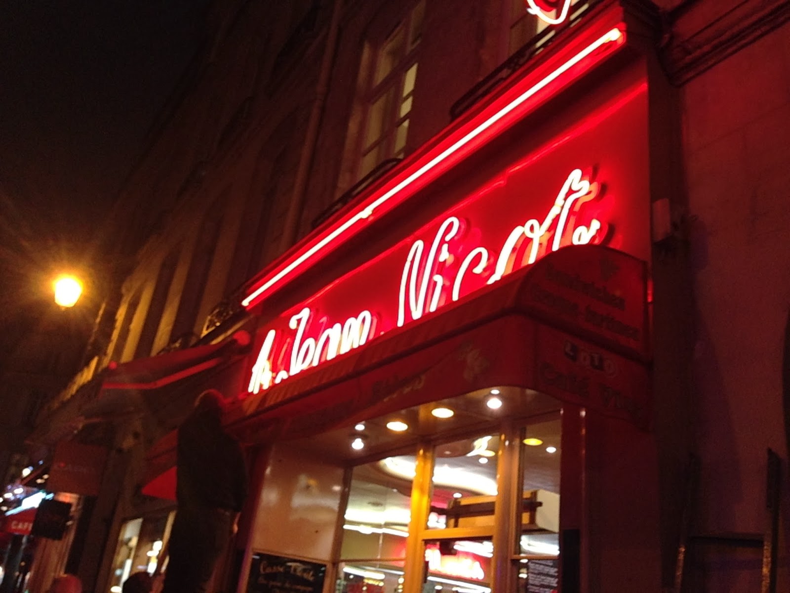 Have Some Decorum: Holiday decorating for Parisian café