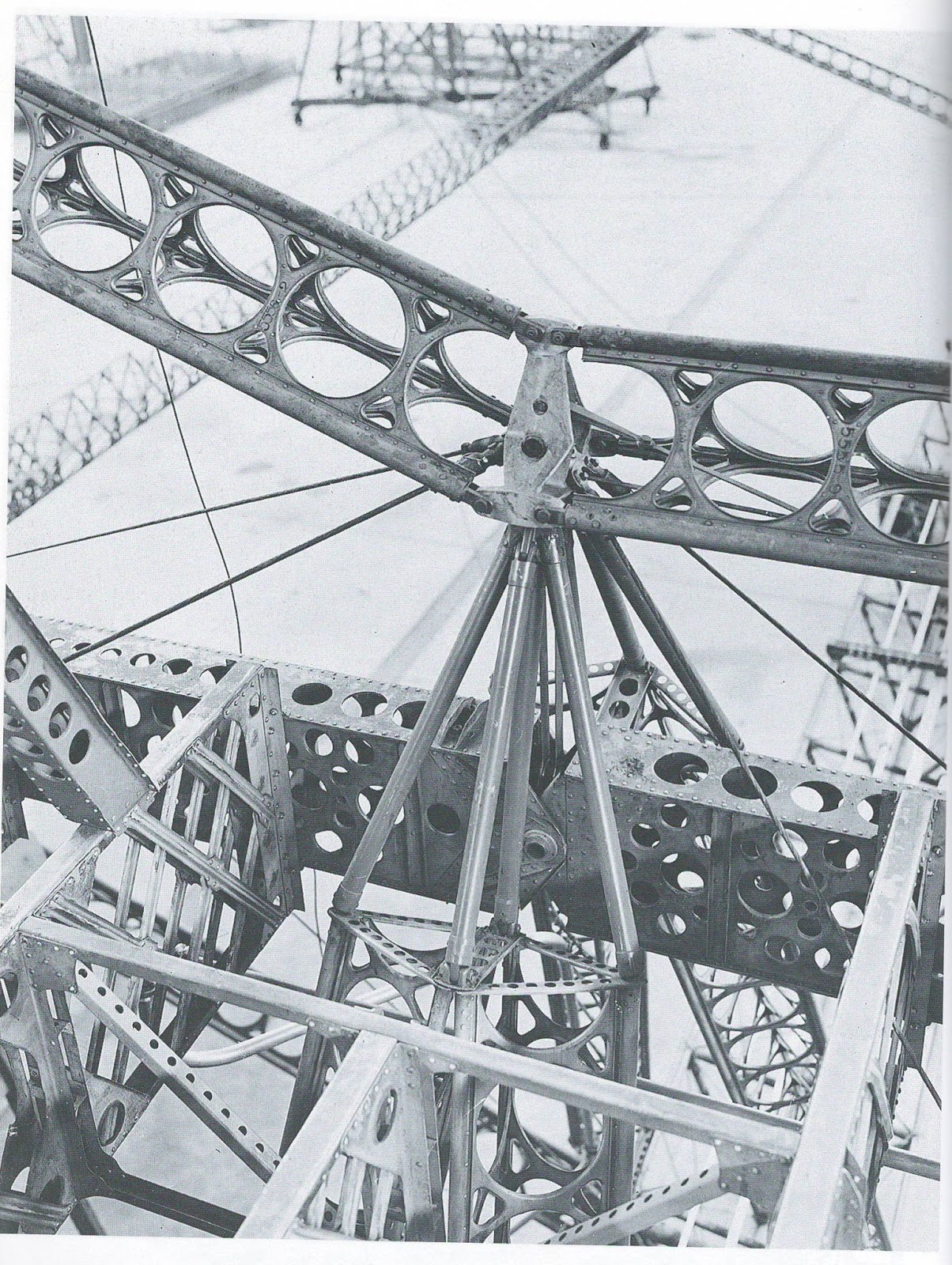 Daydream Notes: The Story of the R100 and the R101 II - Too Big To Fail