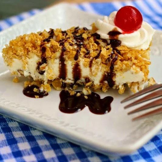 "Fried" Ice Cream Pie #IceCreamWeek  Easy restaurant food at home! 
