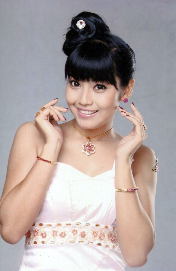 Model Ei Chaw Po Smile Of Cuttie