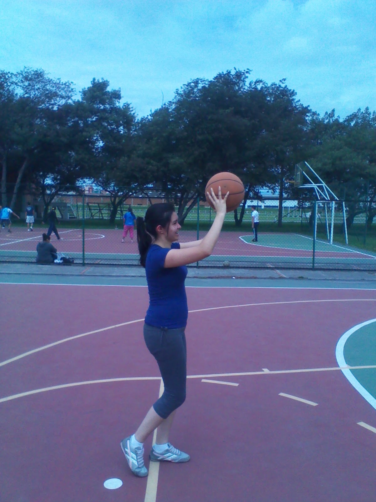 BALONCESTO: ENTRADAS DE ARO