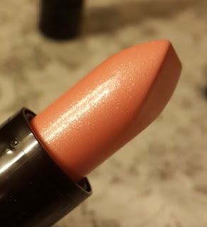 PURE COLOUR LIPSTICK - NUDE PINK ORIFLAME NATALIE BEAUTE REVIEW AND PHOTOS