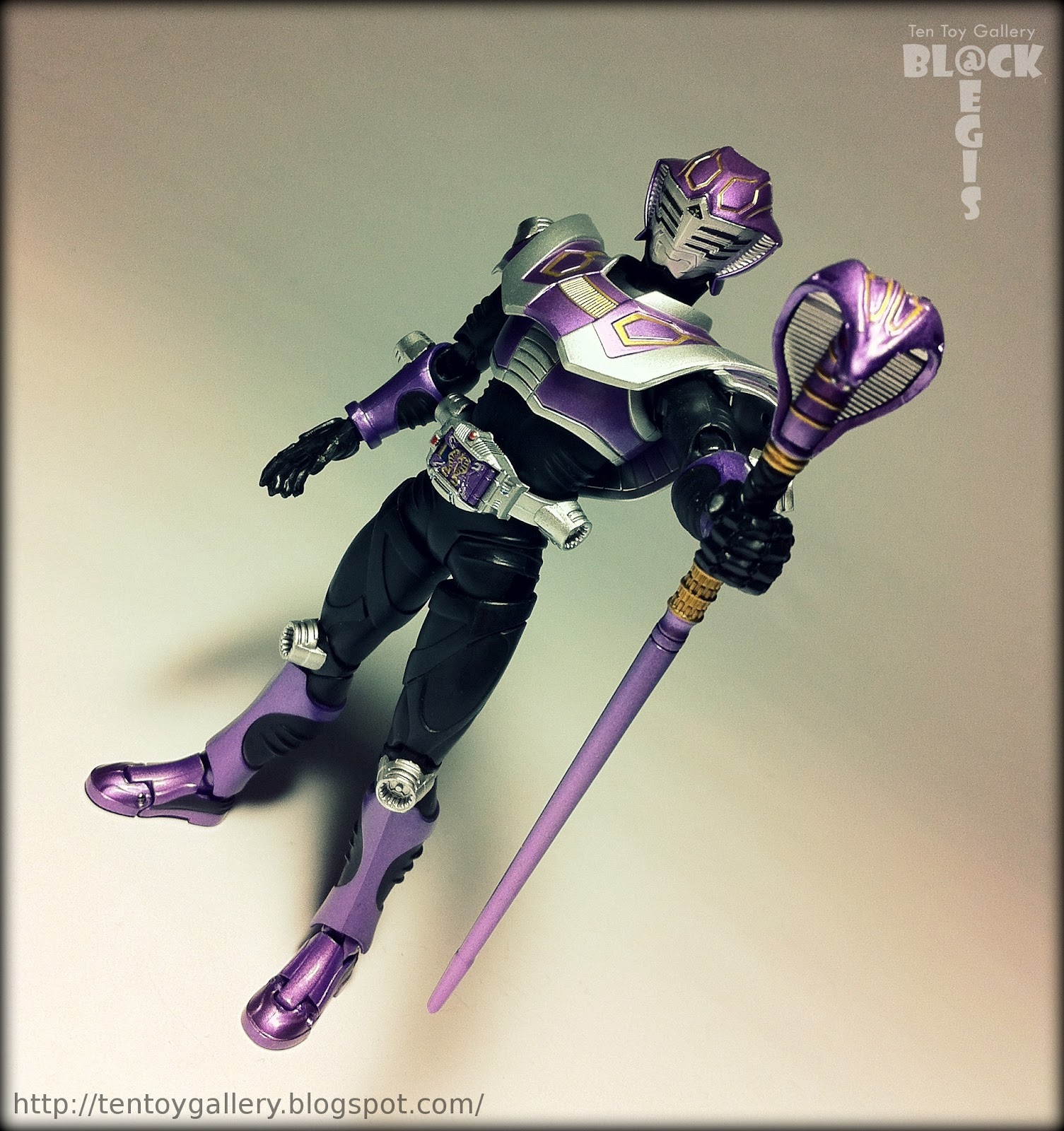 Ten Toy Gallery: Review: S.H.Figuarts Masked Rider Ouja