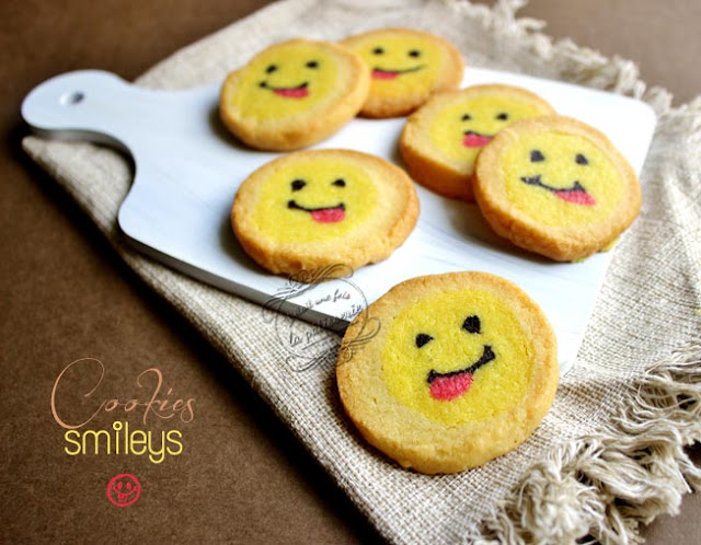 http://www.iletaitunefoislapatisserie.com/2015/06/biscuits-smileys-qui-tire-la-langue.html