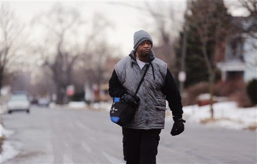 Hombre Camina 21 Millas