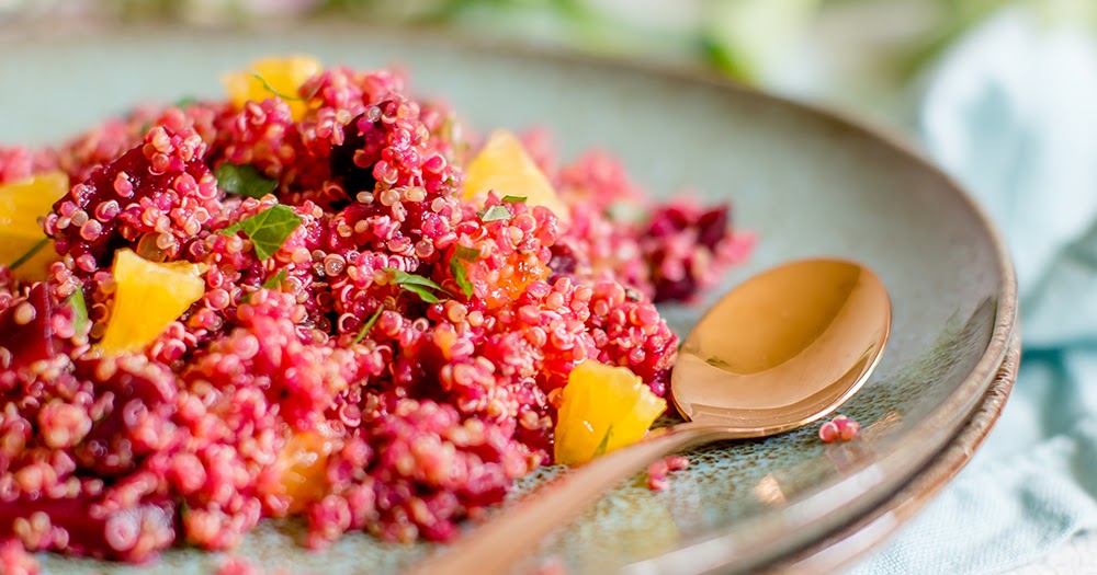 Sommerlicher Quinoa-Rote-Beete-Salat mit Orange und frischer Minze ...