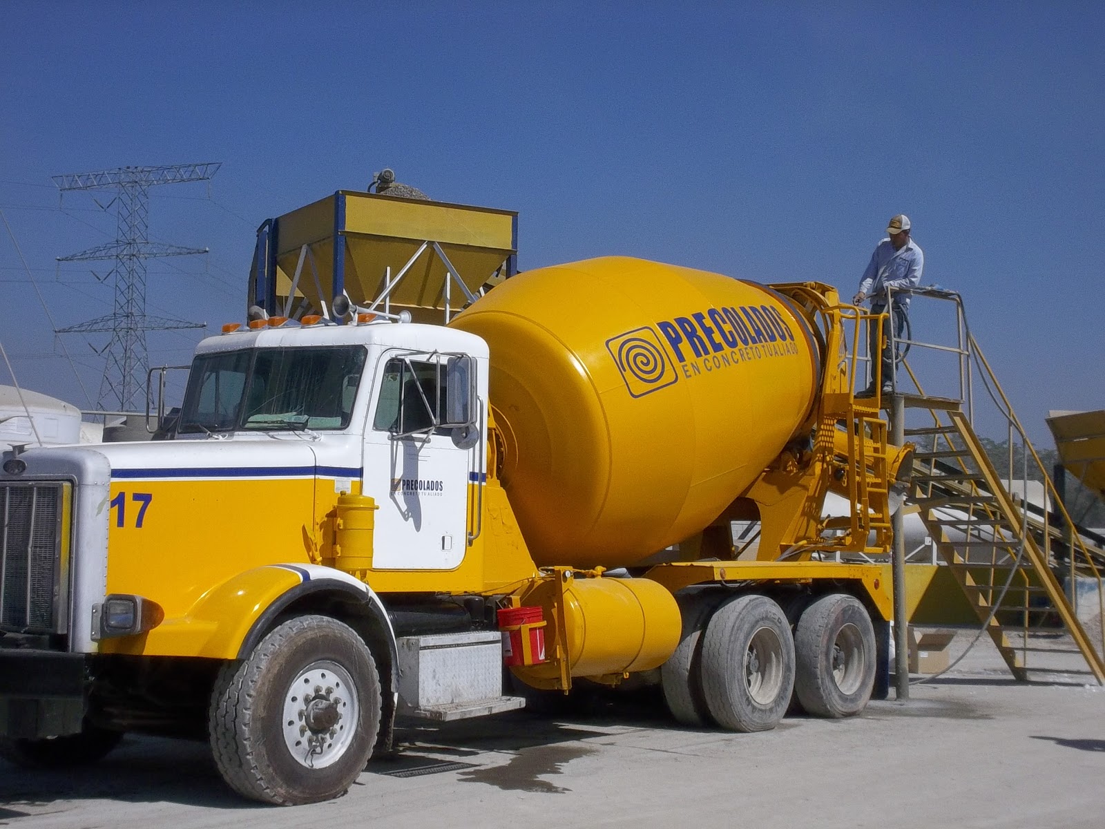 Precolados En Concreto Tu Aliado: Camiones de Trasporte de Concreto
