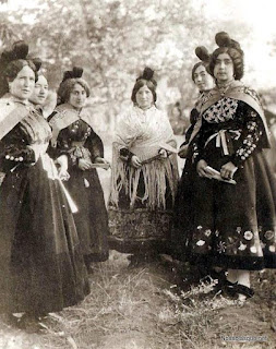 Mujeres de Candelario Salamanca en los años treinta