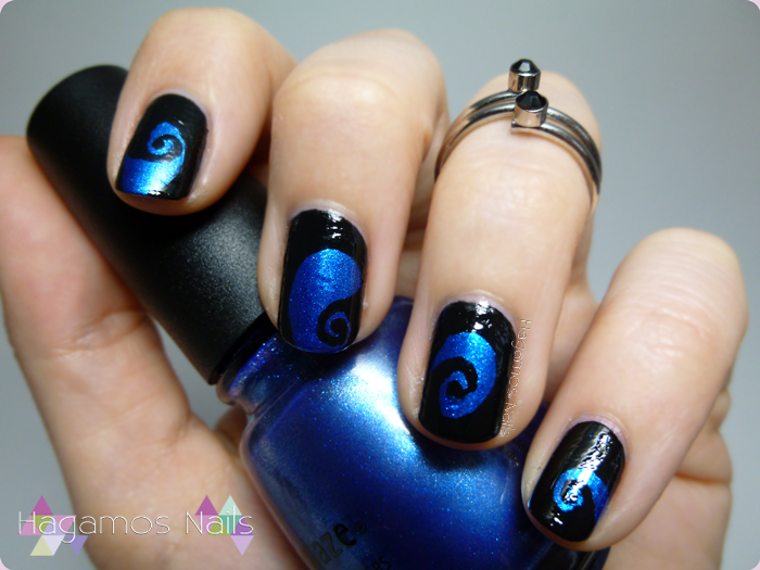 Nail Art en Espiral Azul Negro. Hagamos Nails