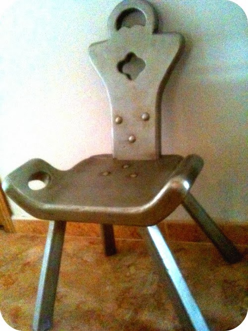 Silla rustica reciclada en color metalizado