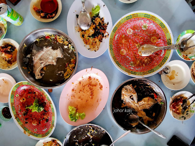 You Buy Andy Cook for You Seafood Zhi Char @ Ong Siew Lian Coffee Shop in Pontian 好来海鲜 You Buy Andy Cook for You Seafood Zhi Char @ Ong Siew Lian Coffee Shop in Pontian 好来海鲜