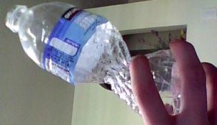 Cara MENEMBAKKAN AIR dari Botol  Plastik Bekas WATER SHOT  