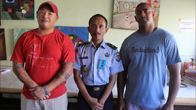 Andrew Chan (left) and Myuran Sukumaran in Kerobokan Prison's art studio