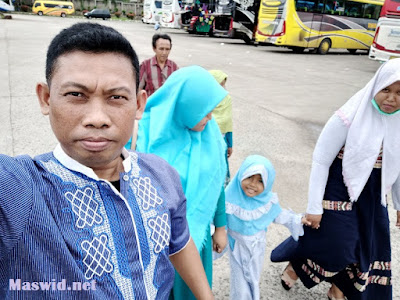 Liburan Ahir Tahun 2018 Hanya Jalan-Jalan di Masjid Kubah Emas dan ke TMII Museum Ikan