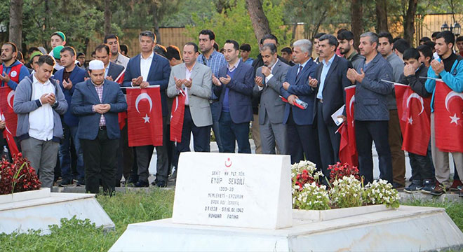 Diyarbakır’da 57. Alaya Vefa yürüyüşü düzenlendi Diyarbakır’da 57. Alaya Vefa yürüyüşü düzenlendi